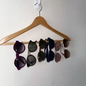 Bunch of Sunglasses Closet Purge 6 Pair Various | Accessories | Bunch Of Sunglasses Closet Purge 6  main image 4